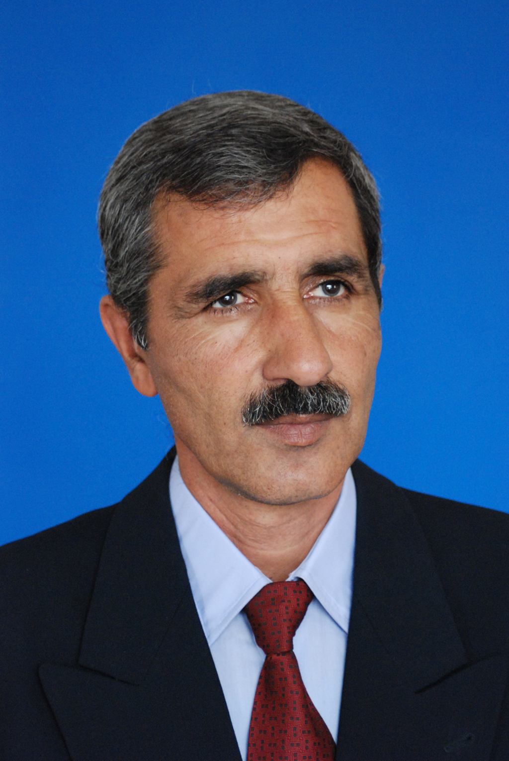 منوچهر براتي