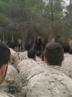 رسانه هاي رژيم با انتشار اين دو عكس بدون اين كه تاريخ آن را ذكر كنند مدعي شده اند قاسم سليماني هم اكنون در سوريه است