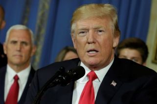 le-president-americain-donald-trump-a-la-maison-blanche-a-wa_3344422